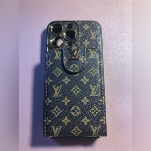 ✨New Brown Monogram I Phone 13 Pro Case ✨